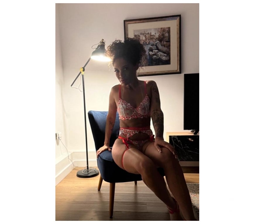 MEL SEXY EBONY, PARTY GIRL ,100% REAL PICS